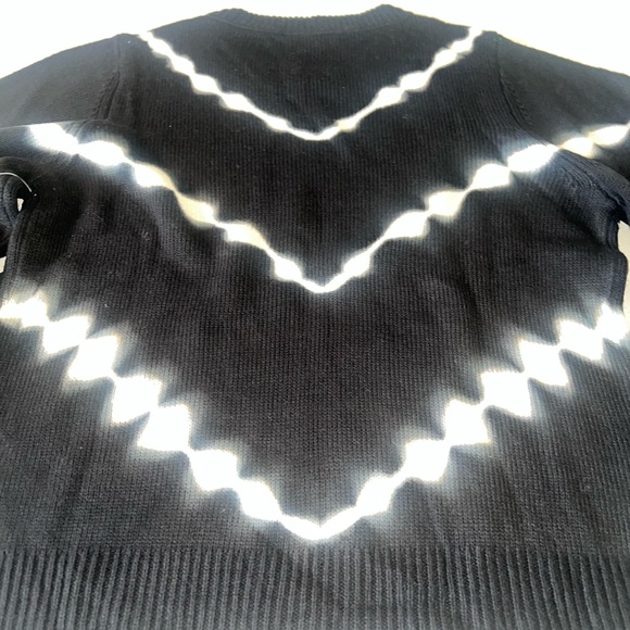 NEW 🖤🖤🖤with TAGS. Black and creamy white knit sweater, size m, beautiful sweater - Picture 10 of 14